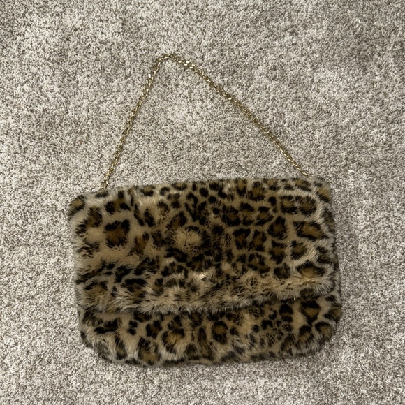 Fuzzy Cheetah Print Folding Purse - Picture 5 of 10